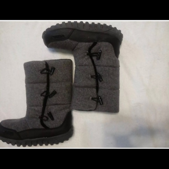 Snow boots size 8 - Picture 1 of 5